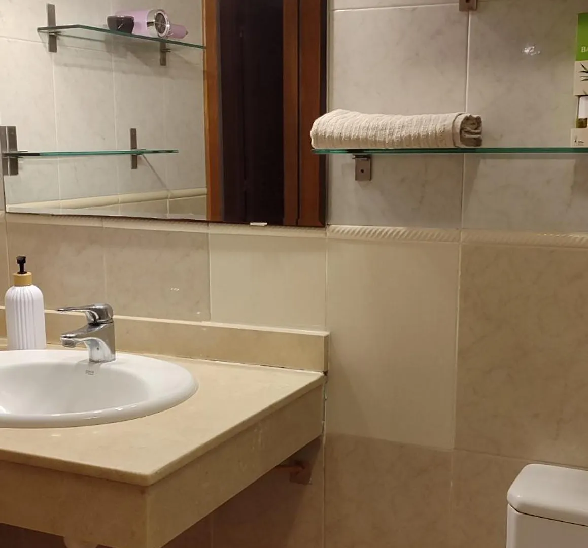 Duplex 2-Bedroom Family Apartment F&F Lloret de Mar 0*,  Spanien