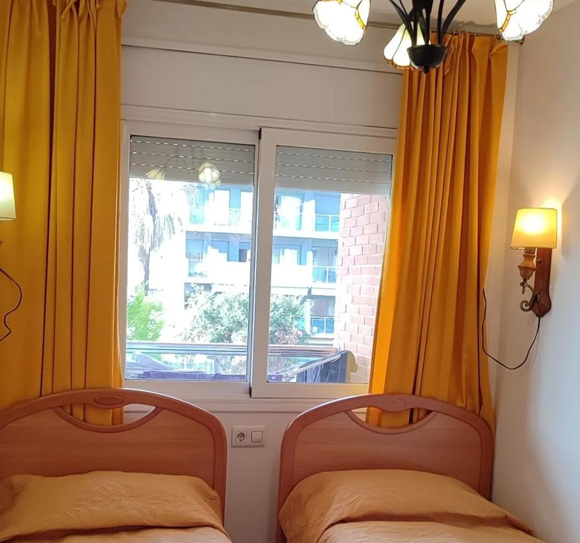 Duplex 2-Bedroom Family Apartment F&F Lloret de Mar 0*,  Spanien
