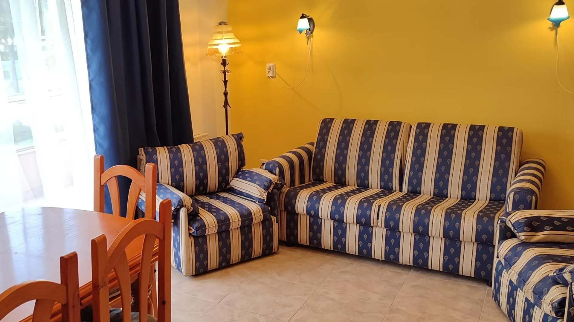 Duplex 2-Bedroom Family Apartment F&F Lloret de Mar España